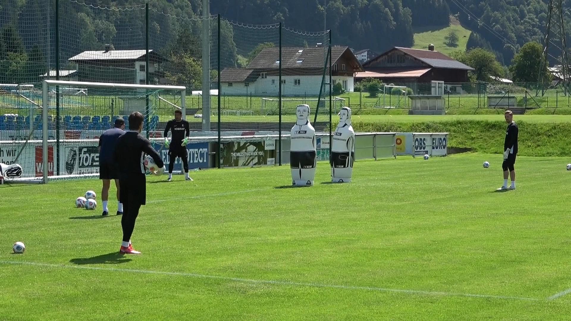 Flacher Ball + Aufsetzer